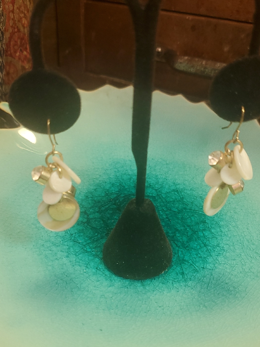 Gold and White Shell Disc Cluster Drop Earrings - D